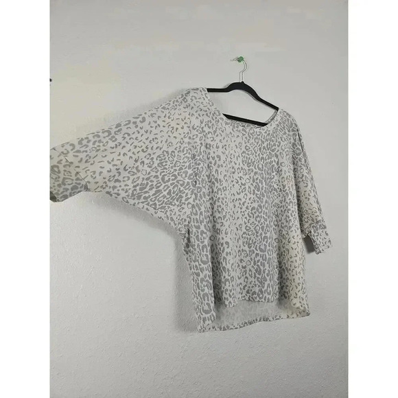 Pre Owned Womens Cheetah Sweatshirt Cream Gray Oversized Sweater Medium - Picture 2 of 7